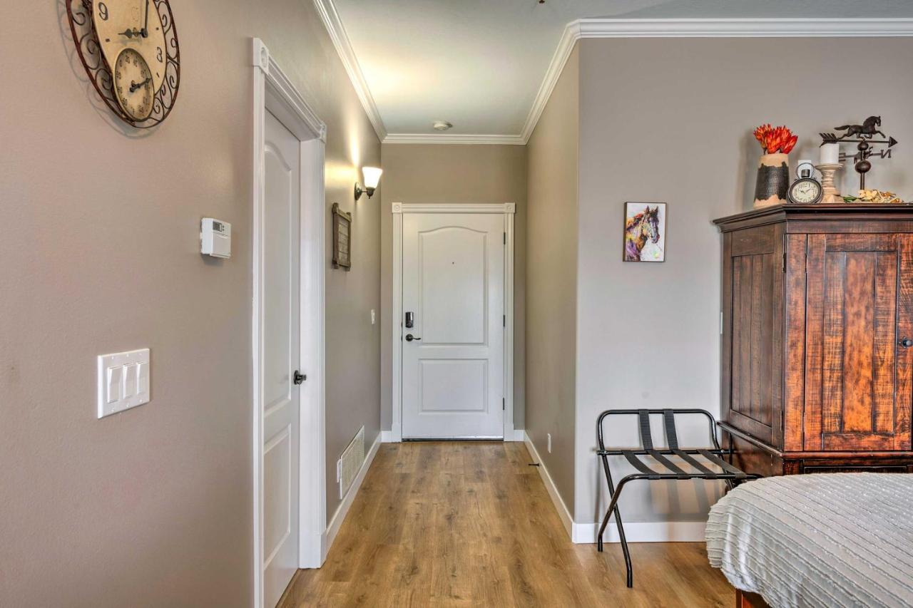 Large, Cozy Midway Studio With Mountain Views! Exterior foto